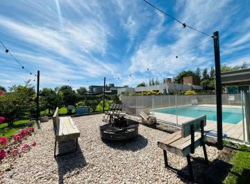 Casa · 162m² · 4 Ambientes · 2 Cocheras · Casa en Venta Prados del Oeste con Financiamiento