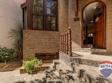 Casa · 250m² · 7 Ambientes · 1 Cochera · Casa en Venta La Plata 3 Dorm.