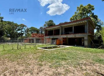 Casa · 157m² · 4 Ambientes · Venta de Casa en Barrio Cerrado en Bella Vista
