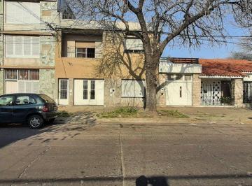 Casa · 214m² · 5 Ambientes · 1 Cochera · Venta Casa a Remodelar 4 Dorm.