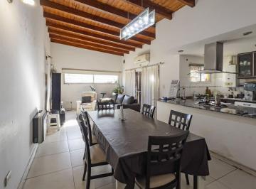 Casa · 215m² · 3 Ambientes · Venta Casa con Local B° España y Hospitales