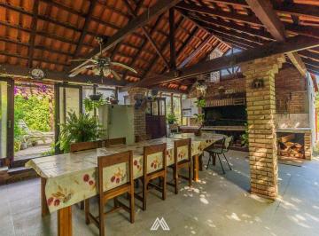 Casa · 180m² · 4 Ambientes · 1 Cochera · Venta Casa de 3 Dorm. y Piscina en Atlantida