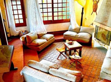 Casa · 302m² · 5 Ambientes · 2 Cocheras · Venta Casa 4 Dorm., Galpon Belvedere