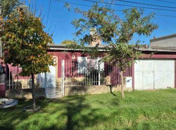 Casa · 154m² · 5 Ambientes · 2 Cocheras · Casa en Venta en Chacabuco