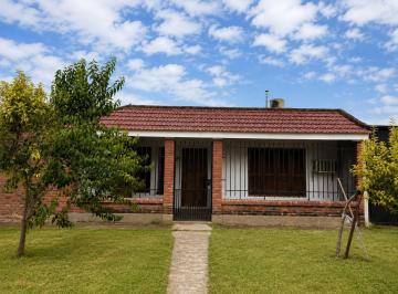 Casa · 49m² · 3 Ambientes · 1 Cochera · Casa en Venta con Gran Proyección en Santo Tomé