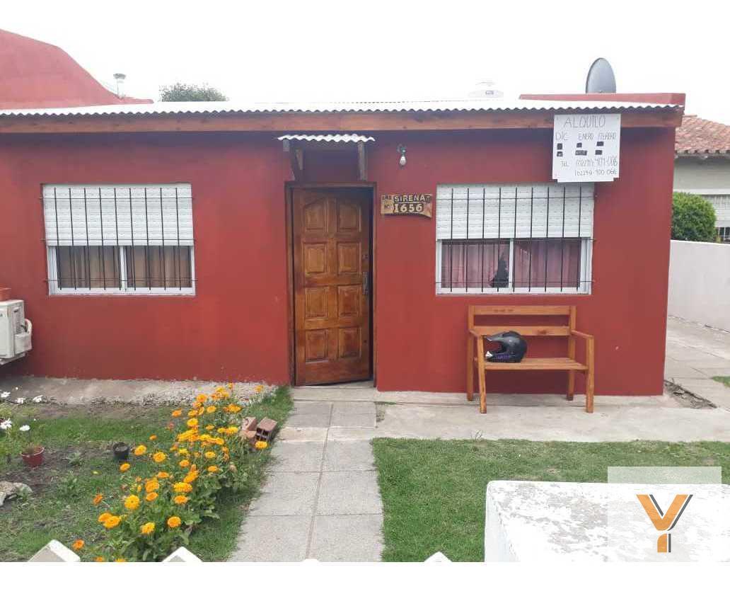 Las Sirenas e/ El Porvenir y De Todos Los Santos