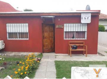 Casa · 80m² · 3 Ambientes · 1 Cochera · Casa en Venta - 2 Dorm. 2 Baños 1 Cochera - 450 m² - Miramar