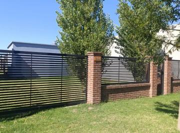 Casa · 28m² · 1 Ambiente · 1 Cochera · Venta de Casa a Estrenar con Pileta Villa Ramallo