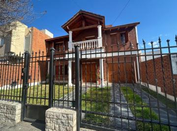 Casa · 227m² · 4 Ambientes · 2 Cocheras · Casa en San Salvador Financiacion Pr0pia