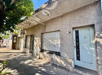 Casa · 94m² · 4 Ambientes · 1 Cochera · Venta Casa 4 Amb en El Palomar Lote 370 m²
