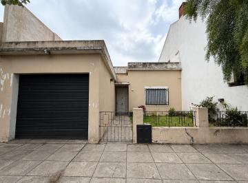 Casa · 114m² · 3 Ambientes · 1 Cochera · Casa en Haedo