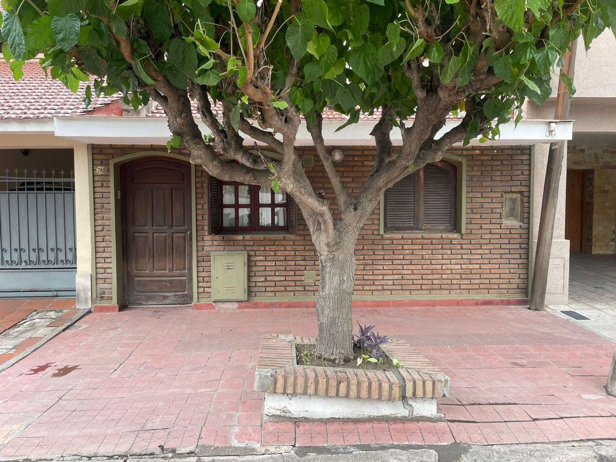 Chacabuco 700