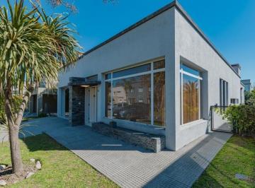 Casa · 190m² · 5 Ambientes · 2 Cocheras · Venta de 4 Ambientes Altos de Hudson (Apto Credito