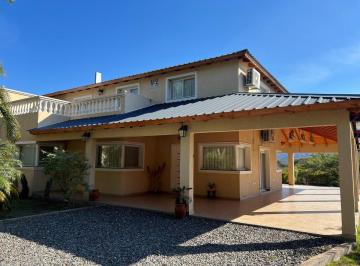 Casa · 193m² · 5 Ambientes · 1 Cochera · Se Vende Casa 1er Nivel, Fray m. Esquiú. Facilidad