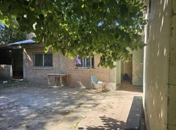 Casa · 100m² · 3 Ambientes · Casa a Refaccionar Sobre Lote de 1200 m² Bosques