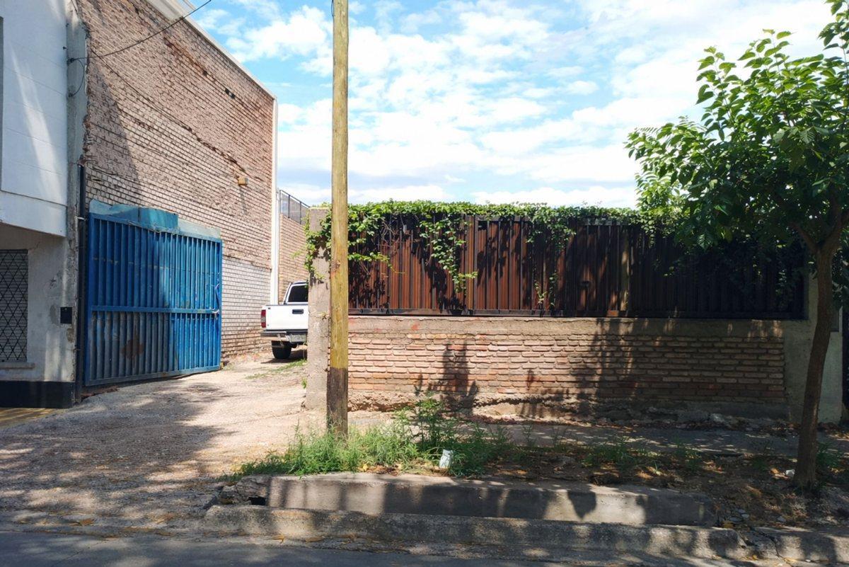 Montecaseros 1800, Ciudad de Mendoza, Mendoza