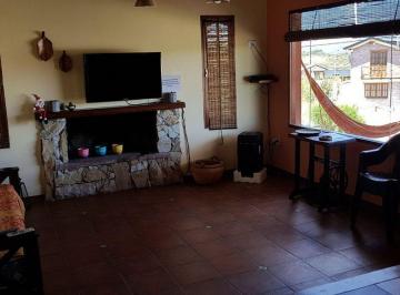Casa · 83m² · 3 Ambientes · 1 Cochera · Casa en Venta en Rama Caida, San Rafael