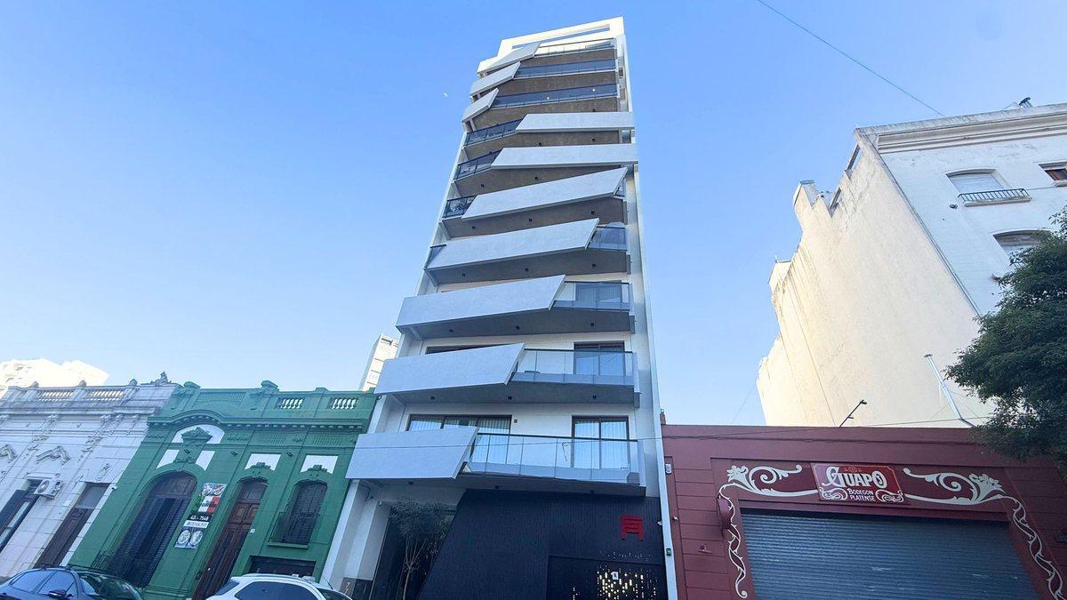 Calle 49 E/ 10 y 11 700