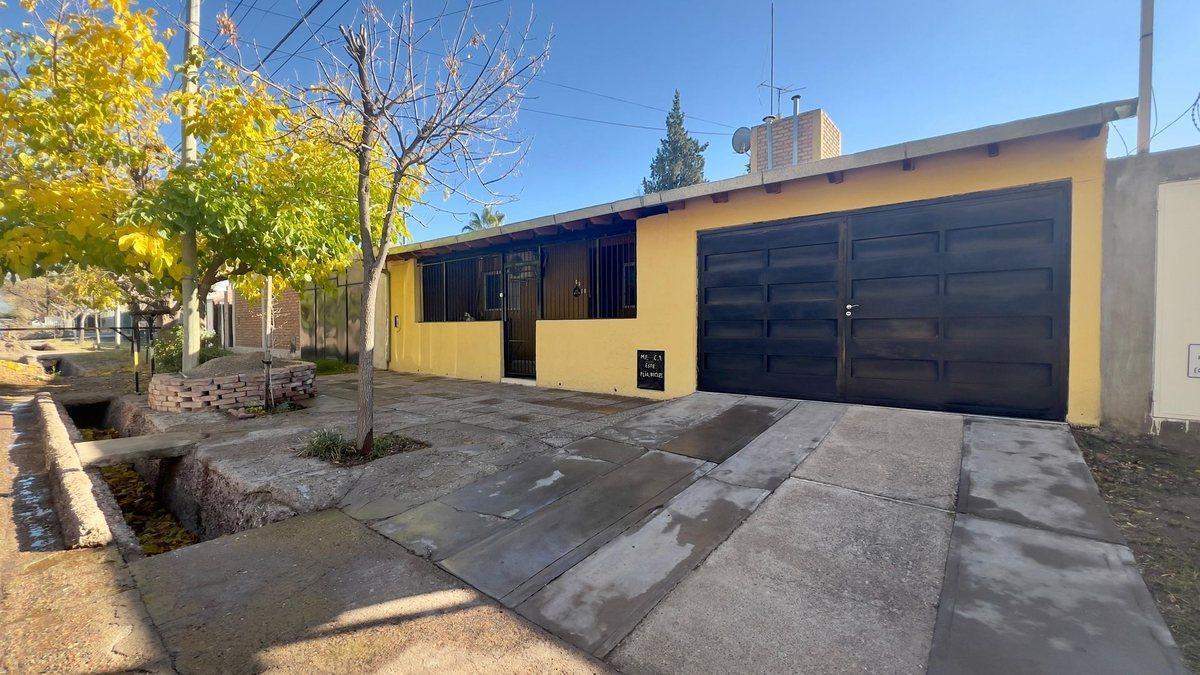 Aguaribay y Vieytes , Barrio los Aromos 0