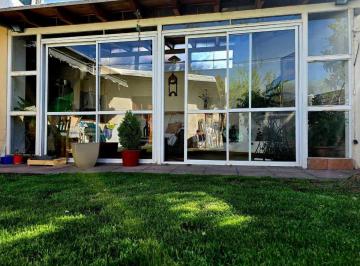Casa · 165m² · 5 Ambientes · 1 Cochera · Casa en Venta - Lujan de Cuyo - Familiar/comercial