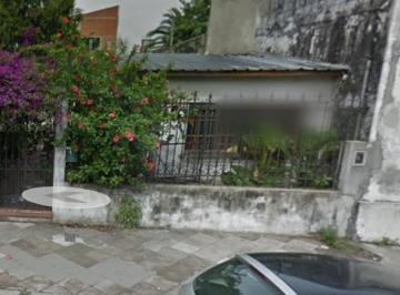 Casa de 2 ambientes, Lanús · Casa Al Frente Valentín Alsina con Jardín