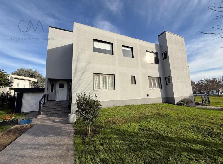 Casa · 140m² · 4 Ambientes