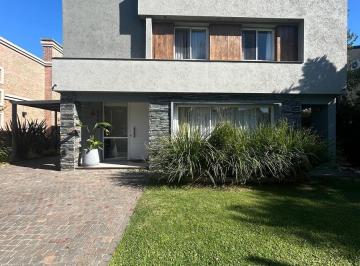 Casa · 164m² · 4 Ambientes · 2 Cocheras · Oportunidad Casa en El Náutico Escobar Cc
