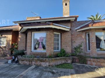 Casa · 220m² · 5 Ambientes · Casa en Country Banco Provincia Apta Credito