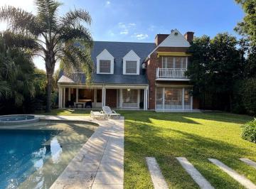 Casa · 640m² · 10 Ambientes · 1 Cochera · Casa en Venta en Las Lomas, San Isidro