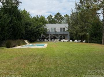 Casa · 190m² · 6 Ambientes · 2 Cocheras · Casa en Venta en Club Miralagos, La Plata, G. B. a. Zona Sur