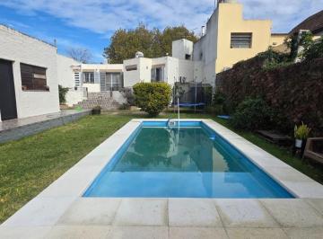 Casa · 170m² · 4 Ambientes · 2 Cocheras · Casa 4 Ambientes Venta Temperley con Piscina