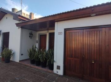 Casa · 156m² · 4 Ambientes · 1 Cochera · Casa 4 Ambientes Venta en Lomas de Zamora