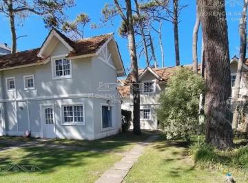 Terreno · 1312m² · Terreno Lote en Venta en Carilo, Costa Atlántica, Buenos Aires