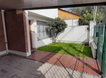 Casa · 120m² · 3 Ambientes · 1 Cochera · Casa en Martinez de 3 Amb Escritorio Próximo a Unicenter con Cochera y Patio