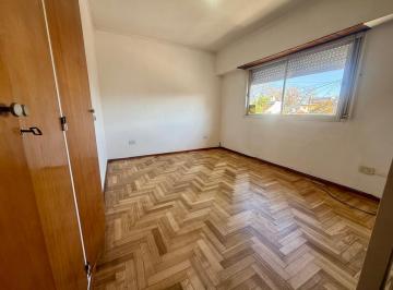 Casa · 120m² · 3 Ambientes · 1 Cochera · Casa en Martinez de 3 Amb Escritorio Próximo a Unicenter con Cochera y Patio