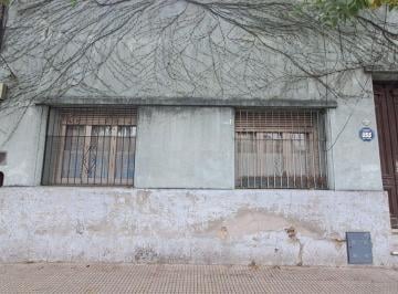 Casa · 144m² · 4 Ambientes · Venta Casa Apto Para Multiple Destinos.