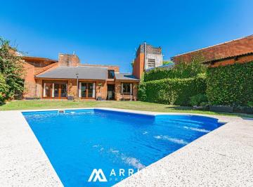 Casa · 177m² · 4 Ambientes · 5 Cocheras · Chalet 4 Ambientes en Mar del Plata
