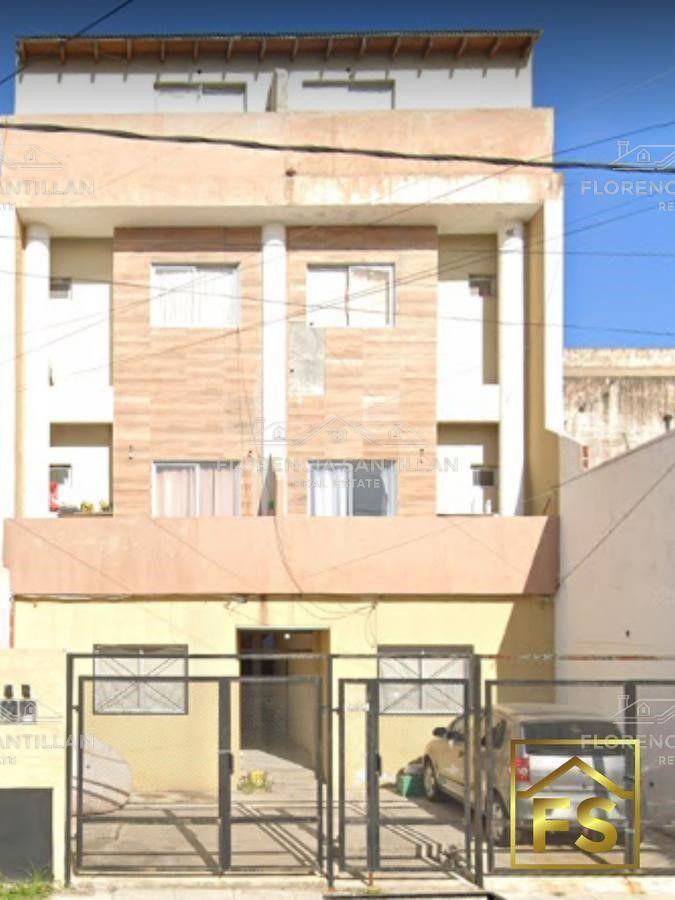 Juan Domingo Peron 600, Lanús, Lanús