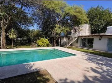 Casa · 200m² · 4 Ambientes · 2 Cocheras · Casa - Villa Catalina