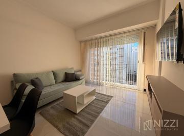 Departamento · 68m² · 4 Ambientes · 3 Amb a La Calle con Balcón y Dependencia - Plaza Colón