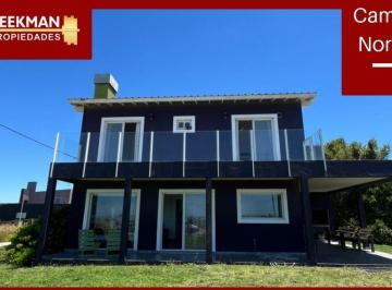 Casa · 104m² · 2 Dormitorios · 1 Cochera · Importante Casa Frente Al Mar en Venta