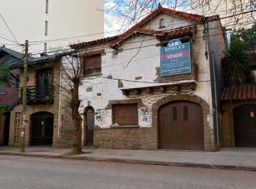 Casa · 212m² · Chalet en El Entorno de Plaza Mitre