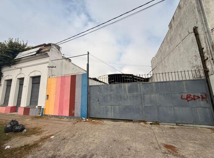 Local comercial · 595m²