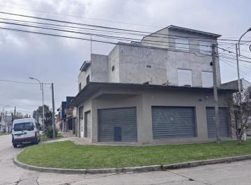 Local comercial · 432m² · 2 Cocheras · Venta Local + 2 Departamentos P. Ramos Oeste