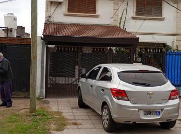 PH · 75m² · 3 Ambientes · 1 Cochera · Alquiler de Duplex 4 Amb. Villa Luzuriaga C/cocher