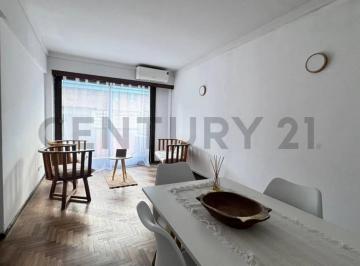 Departamento · 66m² · 4 Ambientes · Venta Departamento 4 Ambientes con Doble Balcón en Olivos