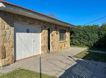 Casa · 90m² · 4 Ambientes · 2 Cocheras · Casa en Alfar