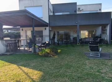 Casa · 266m² · 5 Ambientes · 2 Cocheras · Venta Casa 5 Amb + Dependencia Haras Santa Maria - Escobar