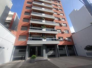 Departamento de 2 ambientes, Quilmes · Dos Ambientes Al Frente con Balcón y Cochera, Edificio con Sum.