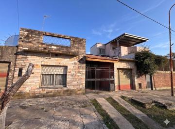 Casa · 140m² · 3 Ambientes · 1 Cochera · Venta Casa 3 Ambientes Cochera Patio Terraza